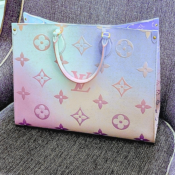 Louis Vuitton OnTheGo GM in LIMITED EDITION Sunrise Pastel NEW in Gift Box - Picture 8 of 16